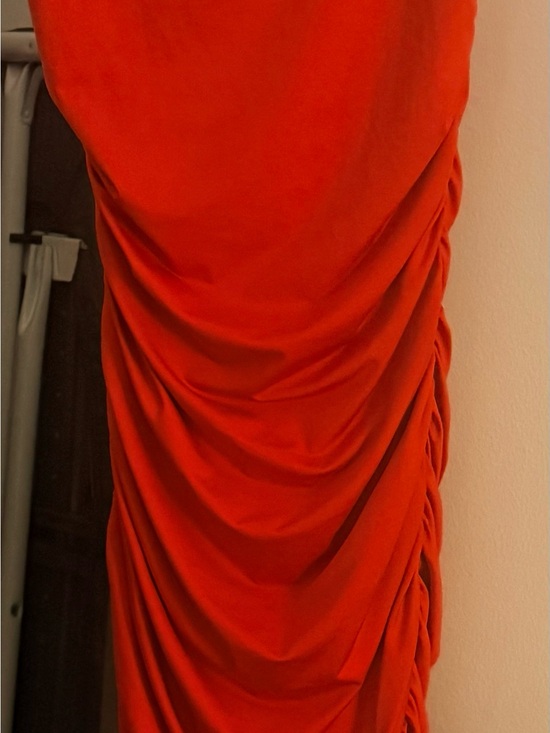 Source Unknown Dresses & Skirts - Source Unknown Red Ruched Midi Dress